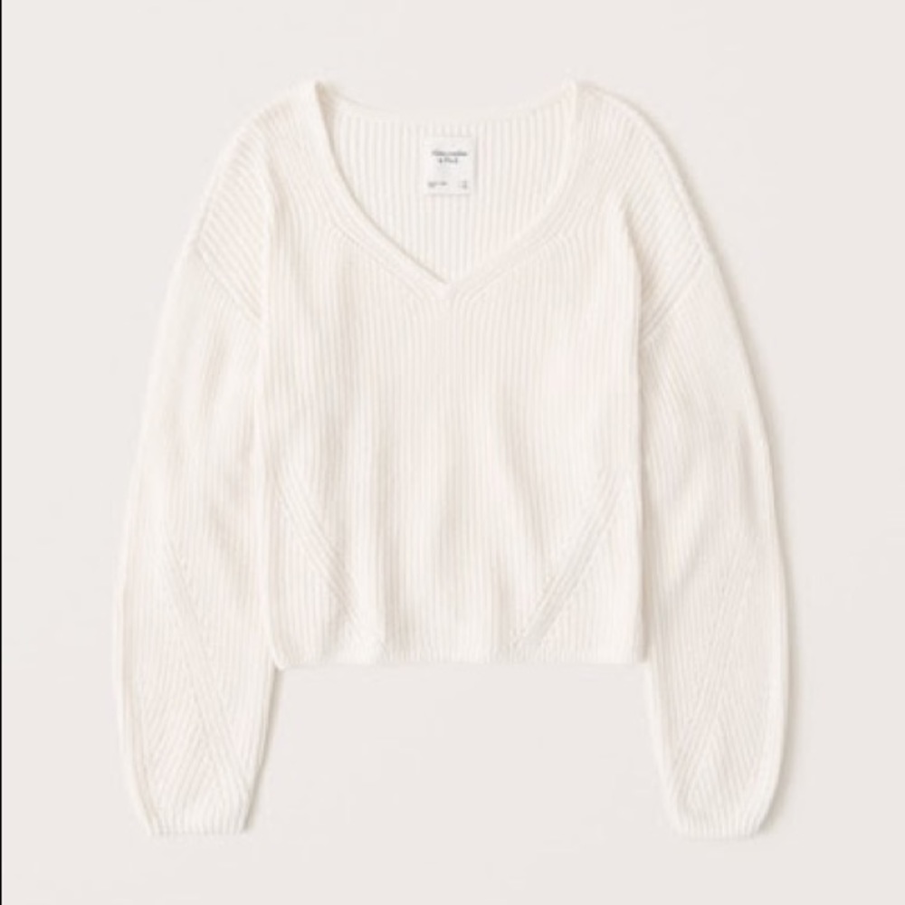 Abercrombie & Fitch ivory v-neck sweater